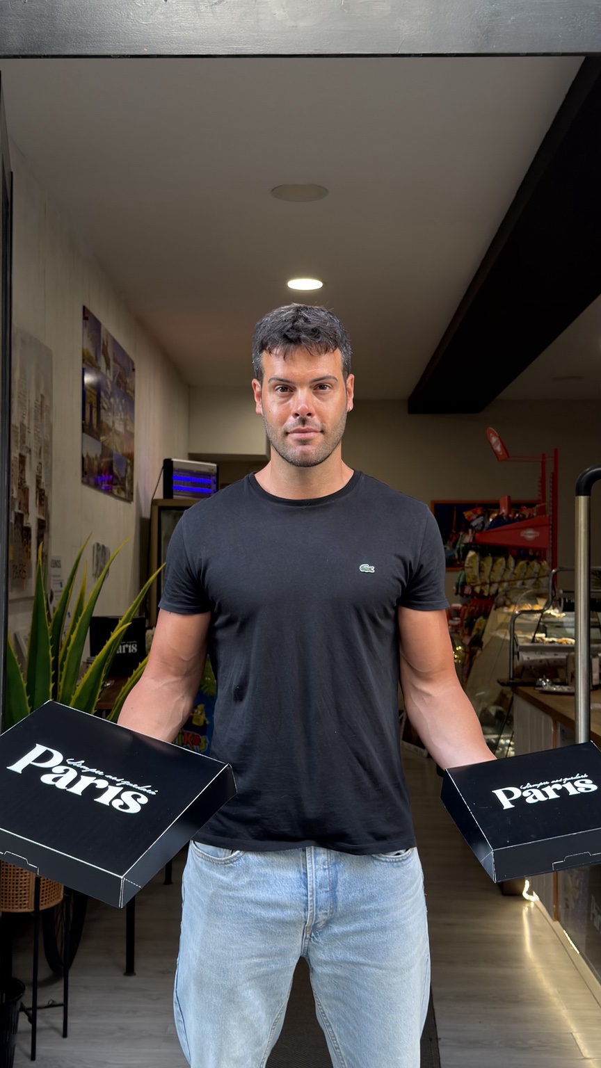 César con cajas de París